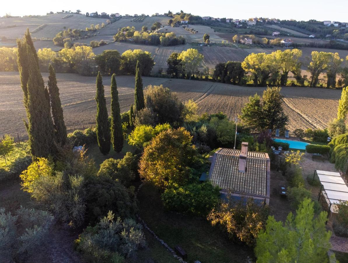 Casali Marchigiani - Ville Vacanza Private Con Piscina Ostra Luaran gambar