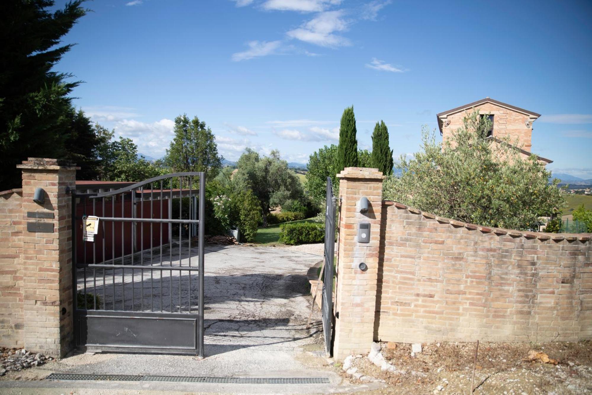 Casali Marchigiani - Ville Vacanza Private Con Piscina Ostra Luaran gambar