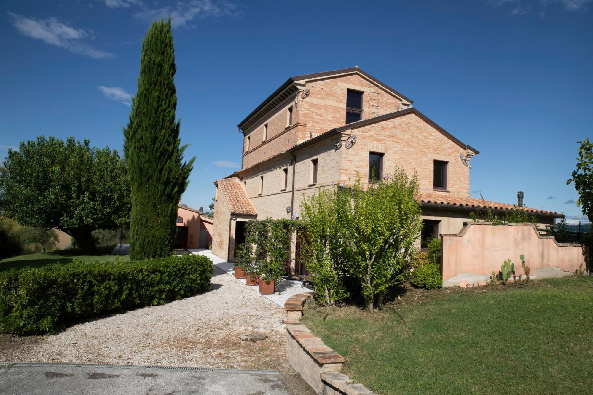 Casali Marchigiani - Ville Vacanza Private Con Piscina Ostra Luaran gambar