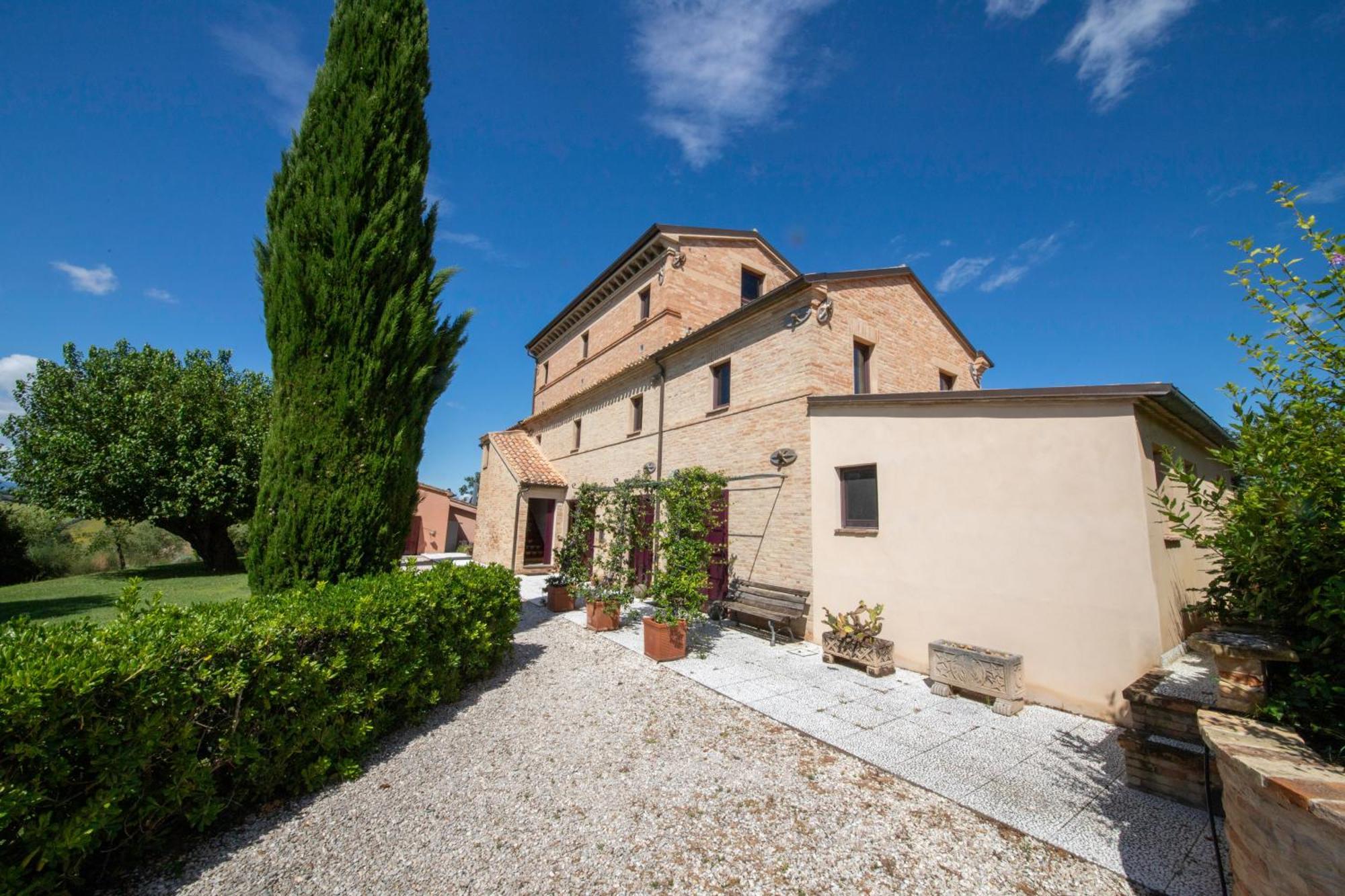 Casali Marchigiani - Ville Vacanza Private Con Piscina Ostra Luaran gambar