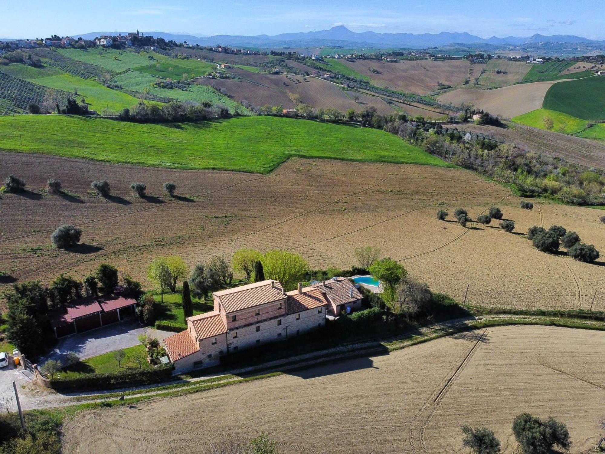 Casali Marchigiani - Ville Vacanza Private Con Piscina Ostra Luaran gambar