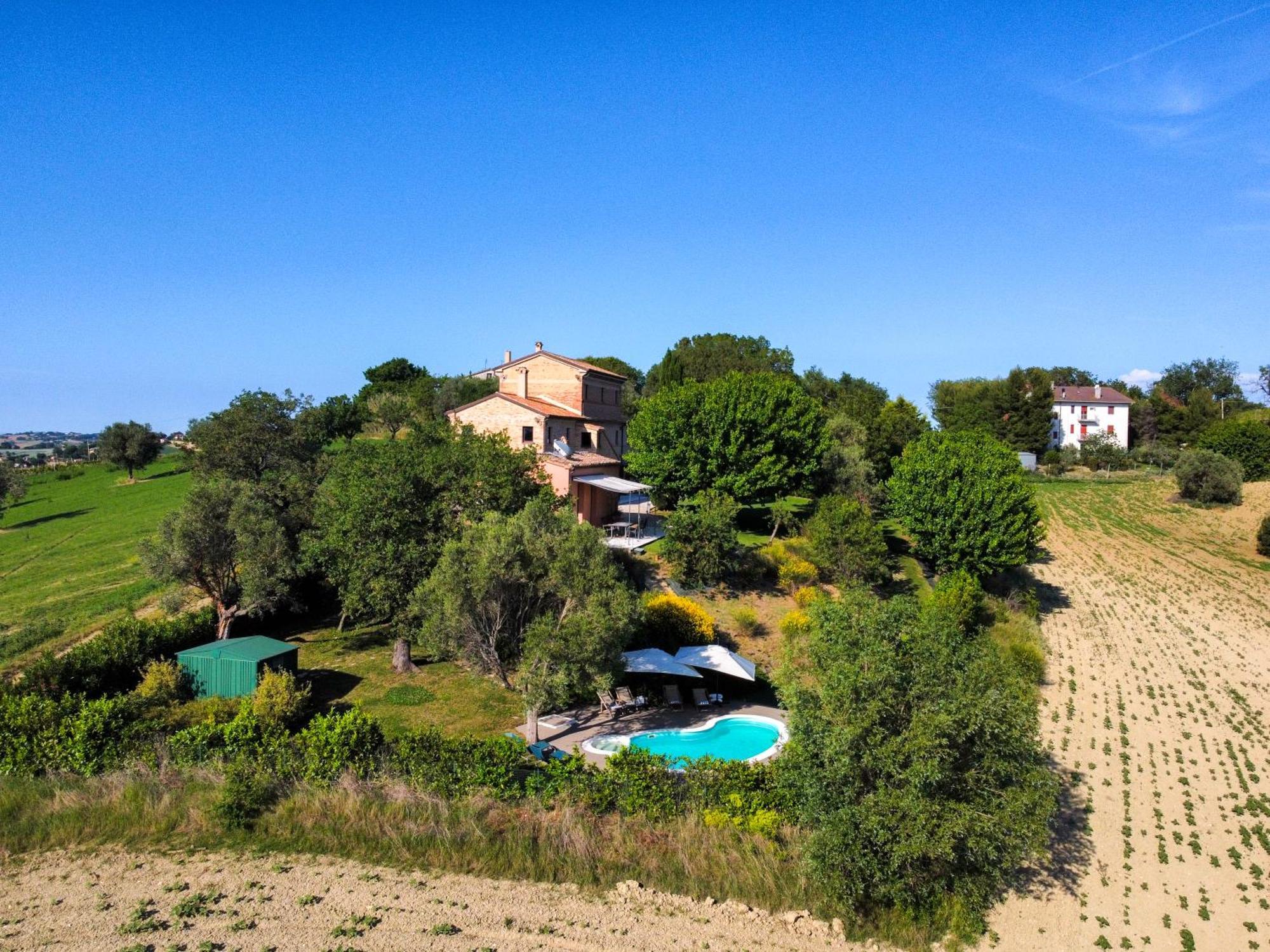 Casali Marchigiani - Ville Vacanza Private Con Piscina Ostra Luaran gambar
